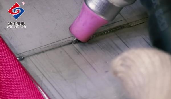 HS-ADS02智能精密冷焊机1.0不锈钢板连续焊接演示